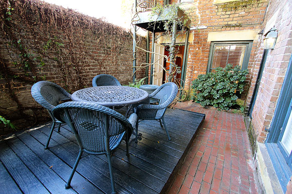 Foley House Inn Bed & Breakfast, Savannah, Georgia Foley House Inn Bed & Breakfast, Savannah, Georgia