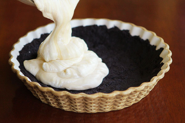 Peanut Butter Oreo Ice Cream Pie Peanut Butter Oreo Ice Cream Cake - An Easy Homemade Ice Cream Cake Recipe