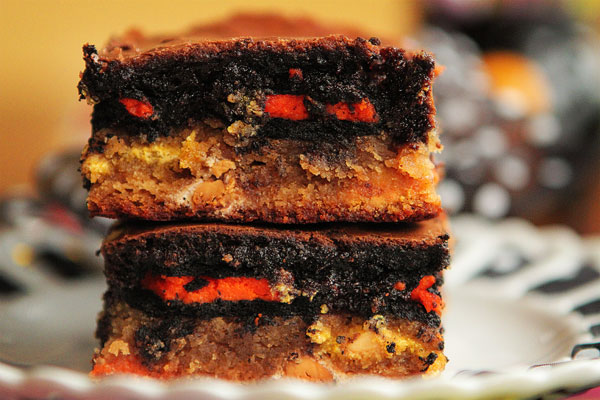 Ultimate Halloween Peanut Butter Oreo Brownie Bar Ultimate Halloween Peanut Butter Oreo Brownie Bar