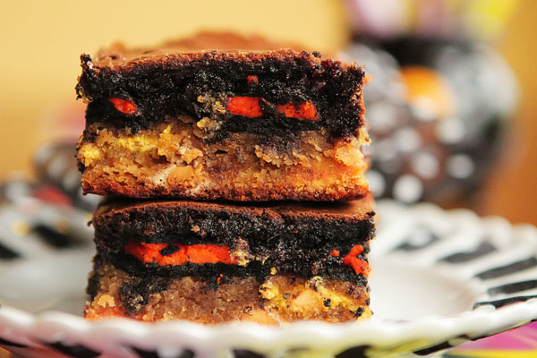 Ultimate-Halloween-Peanut-Butter-Cookie-Oreo-Brownie-Bar