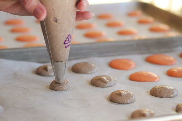 Halloween French Macarons | Failproof Step by Step Photo Recipe & Tutorial Halloween French Macarons | Failproof Step by Step Photo Recipe & Tutorial