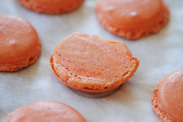 Halloween French Macarons | Failproof Step by Step Photo Recipe & Tutorial Halloween French Macarons | Failproof Step by Step Photo Recipe & Tutorial