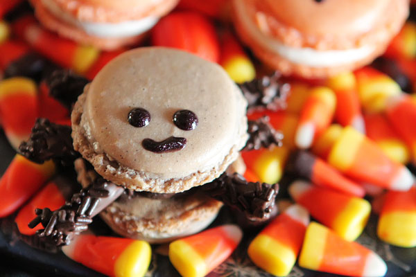 Halloween French Macarons | Failproof Step by Step Photo Recipe & Tutorial Halloween French Macarons | Failproof Step by Step Photo Recipe & Tutorial