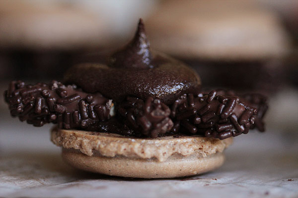 Halloween French Macarons | Failproof Step by Step Photo Recipe & Tutorial Halloween French Macarons | Failproof Step by Step Photo Recipe & Tutorial