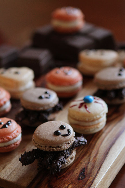 Halloween French Macarons | Failproof Step by Step Photo Recipe & Tutorial Halloween French Macarons | Failproof Step by Step Photo Recipe & Tutorial