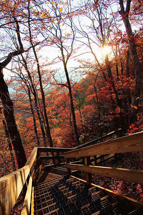 Blue Ridge, Georgia Fall Weekend Getaway. Hiking, Cabins & Waterfalls. Blue Ridge, Georgia Fall Weekend Getaway. Hiking, Cabins & Waterfalls.