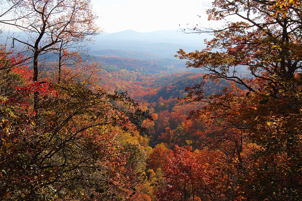 Blue Ridge, Georgia Fall Weekend Getaway. Hiking, Cabins & Waterfalls. Blue Ridge, Georgia Fall Weekend Getaway. Hiking, Cabins & Waterfalls.