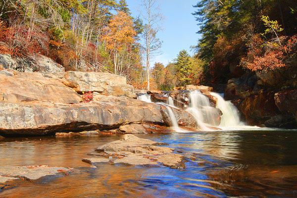 Blue Ridge, Georgia Fall Weekend Getaway. Hiking, Cabins & Waterfalls. Blue Ridge, Georgia Fall Weekend Getaway. Hiking, Cabins & Waterfalls.