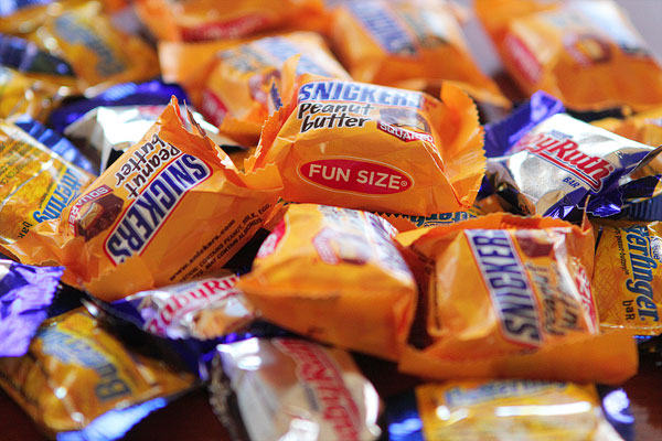 Frosted Candy Bar Stuffed Cookie Cups Frosted Candy Bar Stuffed Cookie Cups