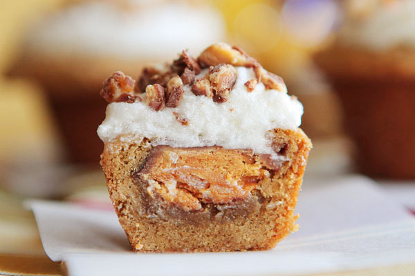 frosted-candy-bar-stuffed-cookie-cups-26a