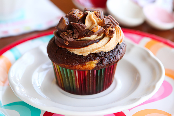 Chocolate Swirled Peanut Butter Blast Cupcakes Chocolate Swirled Peanut Butter Blast Cupcakes