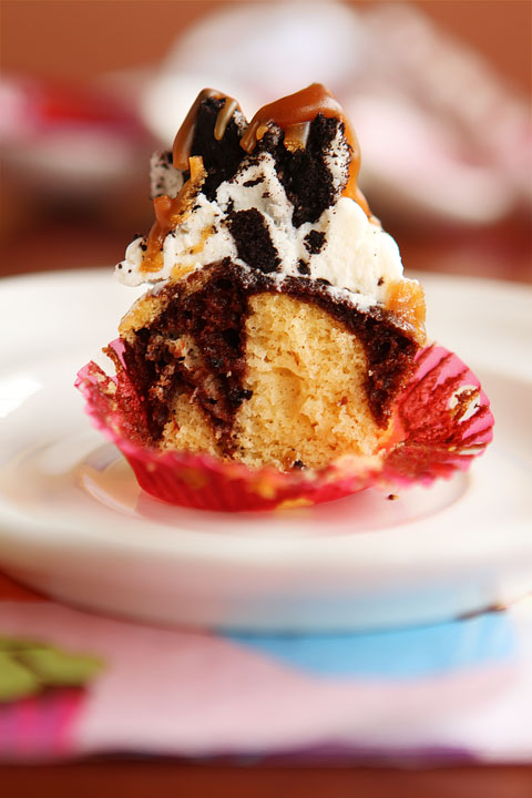 Mini Peanut Butter Oreo Chocolate Fudge Swirl Cupcakes Mini Peanut Butter Oreo Chocolate Fudge Swirl Cupcakes