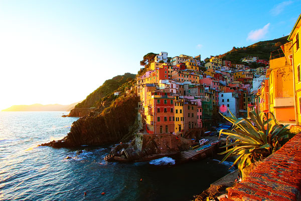 Manarola and Riomaggiore, Cinque Terre, Italy Manarola and Riomaggiore, Cinque Terre, Italy