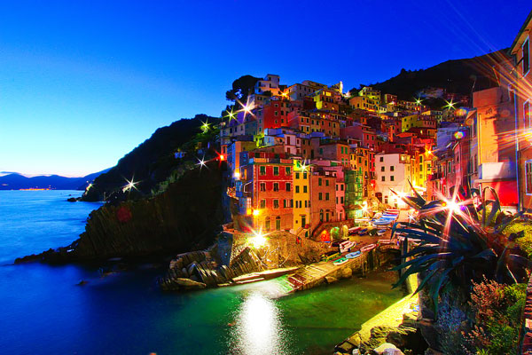 Manarola and Riomaggiore, Cinque Terre, Italy Manarola and Riomaggiore, Cinque Terre, Italy