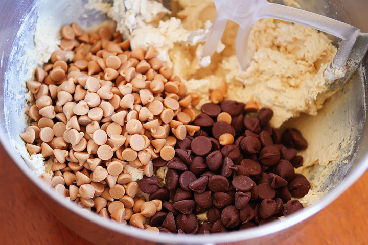 Ganache Stuffed Banana Pudding Cookie Muffins Ganache Stuffed Banana Pudding Cookie Muffins