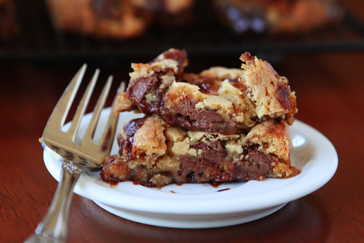 Ganache Stuffed Banana Pudding Cookie Muffins Ganache Stuffed Banana Pudding Cookie Muffins