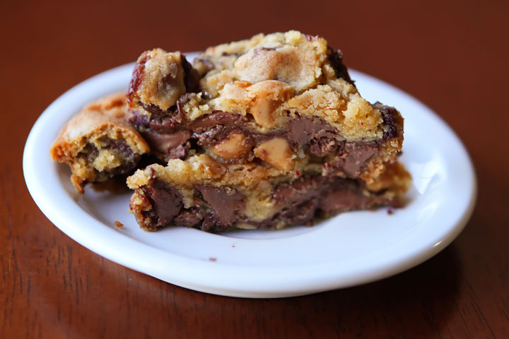 Ganache Stuffed Banana Pudding Cookie Muffins Ganache Stuffed Banana Pudding Cookie Muffins