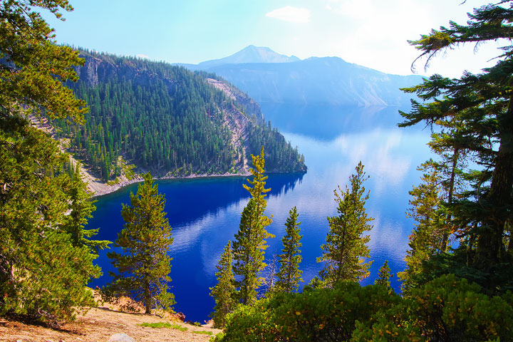 { PHOTOS } Crater Lake, Oregon: Home of the remarkably blue, crystal clear waters of the nation's deepest lake. www.kevinandamanda.com #travel { PHOTOS } Crater Lake, Oregon: Home of the remarkably blue, crystal clear waters of the nation's deepest lake. www.kevinandamanda.com #travel