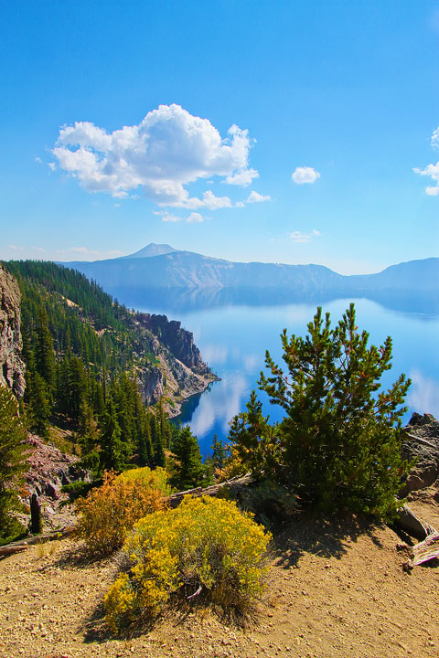 { PHOTOS } Crater Lake, Oregon: Home of the remarkably blue, crystal clear waters of the nation's deepest lake. www.kevinandamanda.com #travel { PHOTOS } Crater Lake, Oregon: Home of the remarkably blue, crystal clear waters of the nation's deepest lake. www.kevinandamanda.com #travel