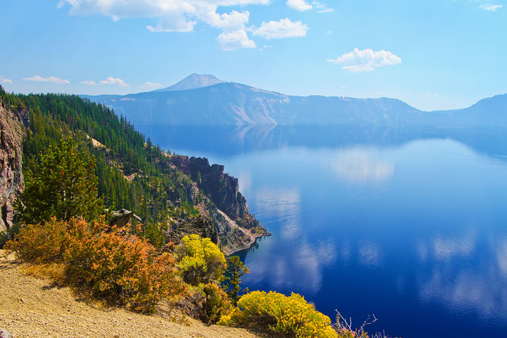{ PHOTOS } Crater Lake, Oregon: Home of the remarkably blue, crystal clear waters of the nation's deepest lake. www.kevinandamanda.com #travel { PHOTOS } Crater Lake, Oregon: Home of the remarkably blue, crystal clear waters of the nation's deepest lake. www.kevinandamanda.com #travel