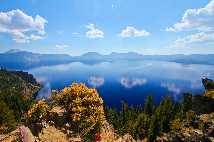 { PHOTOS } Crater Lake, Oregon: Home of the remarkably blue, crystal clear waters of the nation's deepest lake. www.kevinandamanda.com #travel { PHOTOS } Crater Lake, Oregon: Home of the remarkably blue, crystal clear waters of the nation's deepest lake. www.kevinandamanda.com #travel