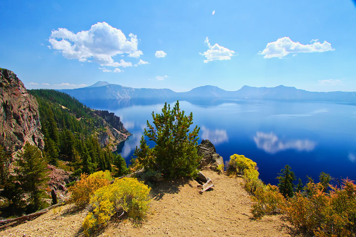 { PHOTOS } Crater Lake, Oregon: Home of the remarkably blue, crystal clear waters of the nation's deepest lake. www.kevinandamanda.com #travel { PHOTOS } Crater Lake, Oregon: Home of the remarkably blue, crystal clear waters of the nation's deepest lake. www.kevinandamanda.com #travel