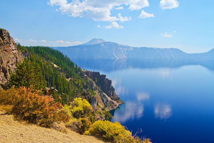 { PHOTOS } Crater Lake, Oregon: Home of the remarkably blue, crystal clear waters of the nation's deepest lake. www.kevinandamanda.com #travel { PHOTOS } Crater Lake, Oregon: Home of the remarkably blue, crystal clear waters of the nation's deepest lake. www.kevinandamanda.com #travel