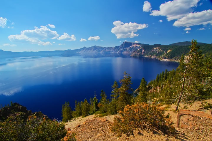{ PHOTOS } Crater Lake, Oregon: Home of the remarkably blue, crystal clear waters of the nation's deepest lake. www.kevinandamanda.com #travel { PHOTOS } Crater Lake, Oregon: Home of the remarkably blue, crystal clear waters of the nation's deepest lake. www.kevinandamanda.com #travel