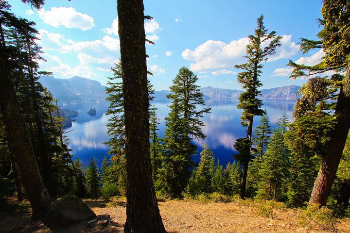 { PHOTOS } Crater Lake, Oregon: Home of the remarkably blue, crystal clear waters of the nation's deepest lake. www.kevinandamanda.com #travel { PHOTOS } Crater Lake, Oregon: Home of the remarkably blue, crystal clear waters of the nation's deepest lake. www.kevinandamanda.com #travel