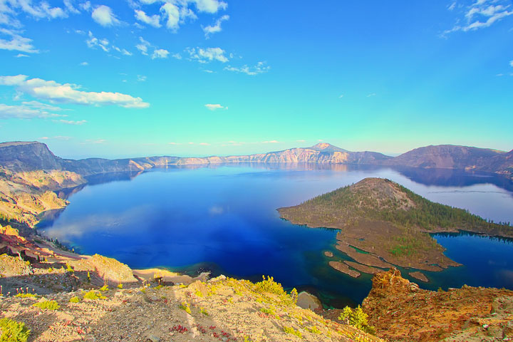 { PHOTOS } Crater Lake, Oregon: Home of the remarkably blue, crystal clear waters of the nation's deepest lake. www.kevinandamanda.com #travel { PHOTOS } Crater Lake, Oregon: Home of the remarkably blue, crystal clear waters of the nation's deepest lake. www.kevinandamanda.com #travel