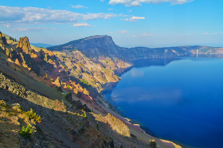 { PHOTOS } Crater Lake, Oregon: Home of the remarkably blue, crystal clear waters of the nation's deepest lake. www.kevinandamanda.com #travel { PHOTOS } Crater Lake, Oregon: Home of the remarkably blue, crystal clear waters of the nation's deepest lake. www.kevinandamanda.com #travel