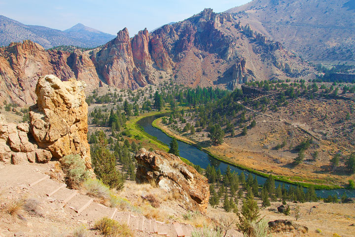 Smith Rock State Park in Bend, Oregon Smith Rock State Park in Bend, Oregon