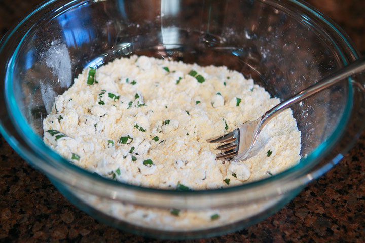 Salsa Verde Chicken #Recipe from www.kevinandamanda.com Salsa Verde Chicken #Recipe from www.kevinandamanda.com