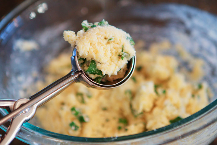 Salsa Verde Chicken #Recipe from www.kevinandamanda.com Salsa Verde Chicken #Recipe from www.kevinandamanda.com