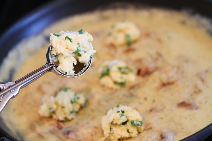 Salsa Verde Chicken #Recipe from www.kevinandamanda.com Salsa Verde Chicken #Recipe from www.kevinandamanda.com