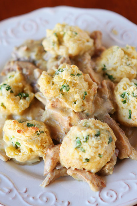 Salsa Verde Chicken #Recipe from www.kevinandamanda.com Salsa Verde Chicken #Recipe from www.kevinandamanda.com