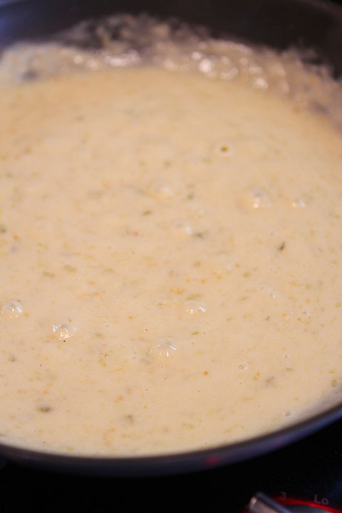 Salsa Verde Chicken #Recipe from www.kevinandamanda.com Salsa Verde Chicken #Recipe from www.kevinandamanda.com