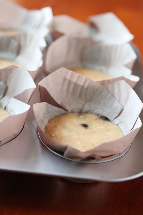 Delicious Banana Bread Muffins made with Eggnog, Dark Chocolate Chips and Cinnamon-Streusel Crumb Topping #recipe #love www.kevinandamanda.com Delicious Banana Bread Muffins made with Eggnog, Dark Chocolate Chips and Cinnamon-Streusel Crumb Topping #recipe #love www.kevinandamanda.com