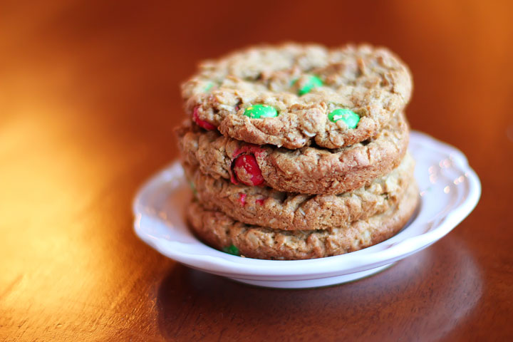 Handmade Christmas Idea: Cookie Mix in a Jar #Recipe + Free Printable Gift Tags kevinandamanda.com Handmade Christmas Idea: Cookie Mix in a Jar #Recipe + Free Printable Gift Tags kevinandamanda.com