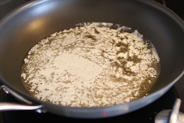 Make your own tomato sauce using only tomatoes, basil, parmesan, butter, salt and pepper. Takes less than 10 mins. Serve over ravioli. LOVE this #recipe!! Make your own tomato sauce using only tomatoes, basil, parmesan, butter, salt and pepper. Takes less than 10 mins. Serve over ravioli. LOVE this #recipe!!