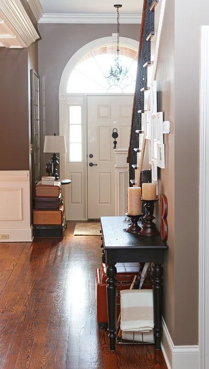 Turn that blank wall under the stairs into a photo gallery wall! Turn that blank wall under the stairs into a photo gallery wall!