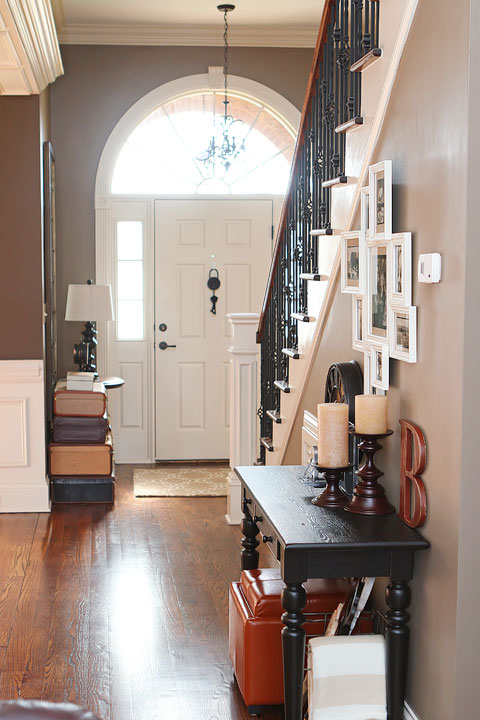 Turn that blank wall under the stairs into a photo gallery wall! Turn that blank wall under the stairs into a photo gallery wall!