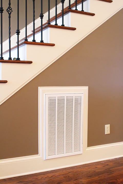 Turn that blank wall under the stairs into a photo gallery wall! Turn that blank wall under the stairs into a photo gallery wall!