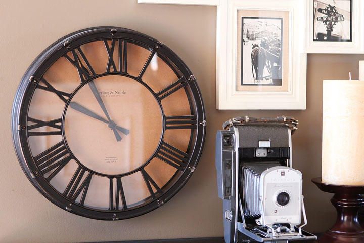 Turn that blank wall under the stairs into a photo gallery wall! Turn that blank wall under the stairs into a photo gallery wall!