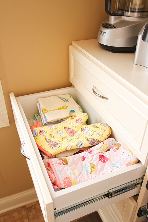 Pantry Makeover Before & After Photos www.kevinandamanda.com Pantry Makeover Before & After Photos www.kevinandamanda.com