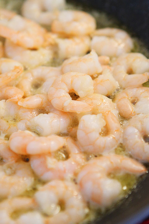 Linguine with shrimp, avocado, & parmesan cheese. Season with salt, pepper, and red pepper flakes. Easy dinner, done! Linguine with shrimp, avocado, & parmesan cheese. Season with salt, pepper, and red pepper flakes. Easy dinner, done!