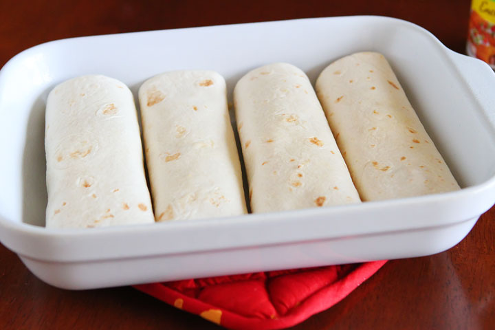Cheesy Chicken Enchilada Style Burritos Cheesy Chicken Enchilada Style Burritos