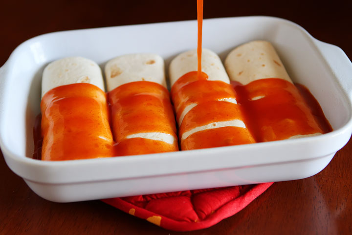 Cheesy Chicken Enchilada Style Burritos Cheesy Chicken Enchilada Style Burritos