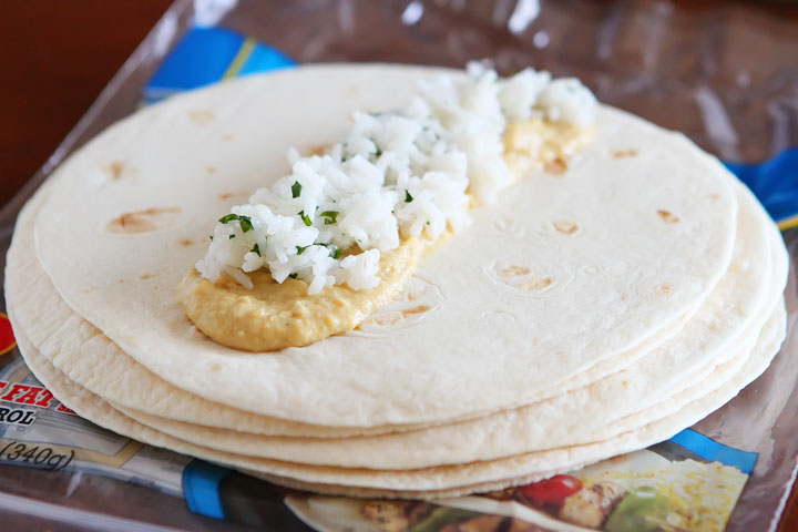 Cheesy Chicken Enchilada Style Burritos Cheesy Chicken Enchilada Style Burritos