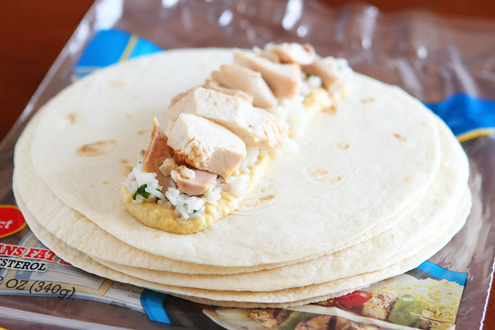 Cheesy Chicken Enchilada Style Burritos Cheesy Chicken Enchilada Style Burritos